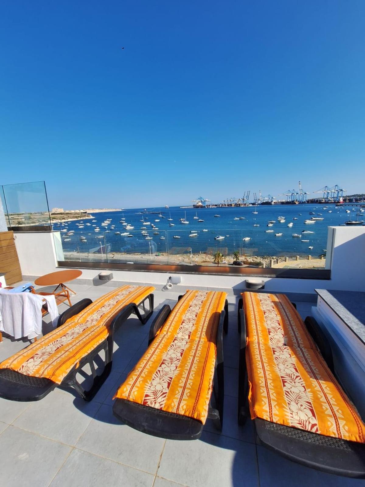 South32 Hotel Birżebbuġa Exteriör bild
