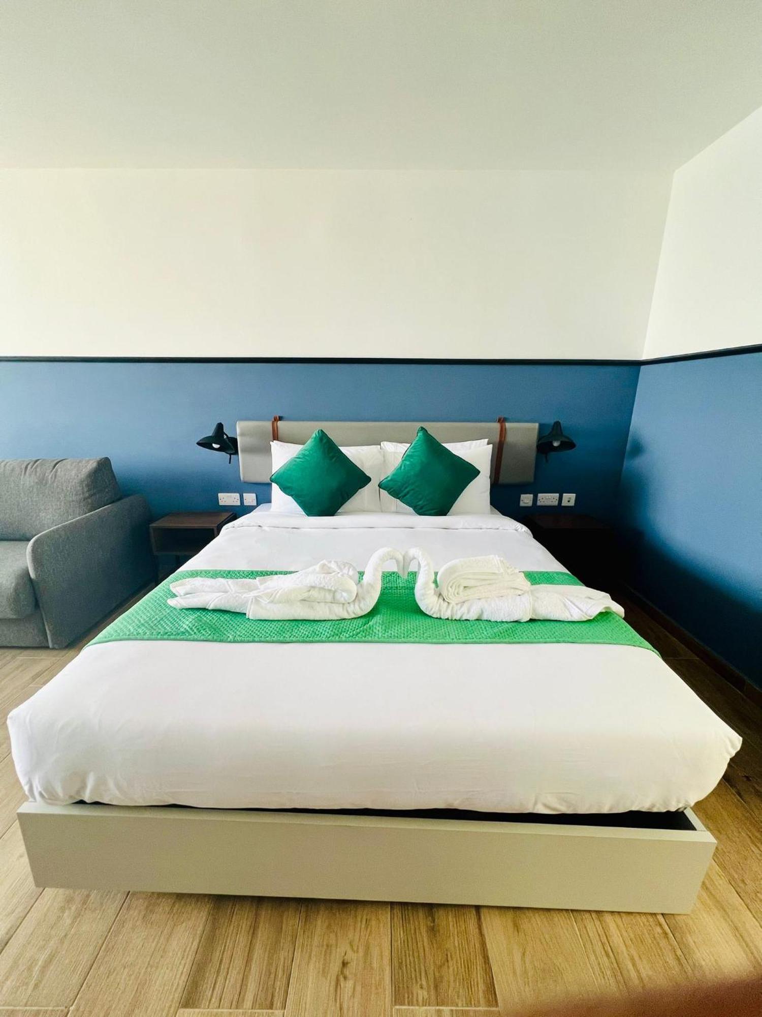 South32 Hotel Birżebbuġa Exteriör bild