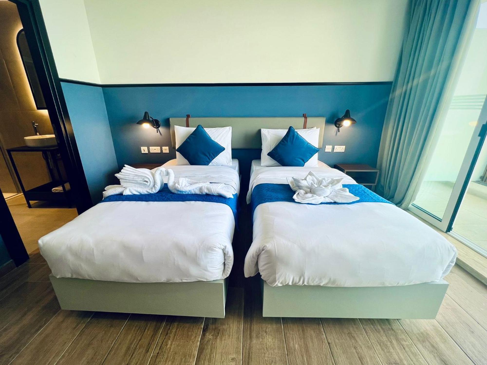 South32 Hotel Birżebbuġa Exteriör bild