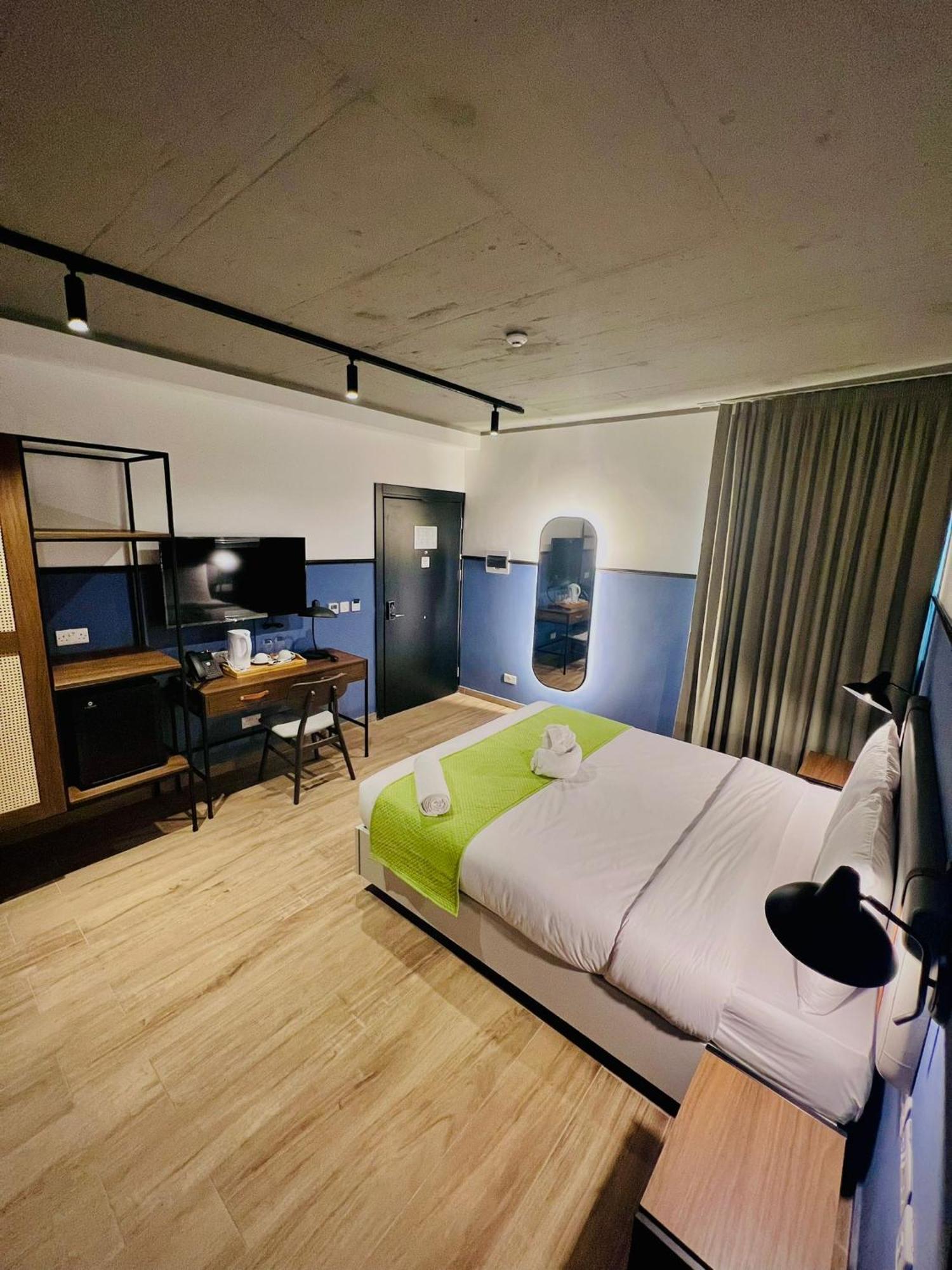 South32 Hotel Birżebbuġa Exteriör bild